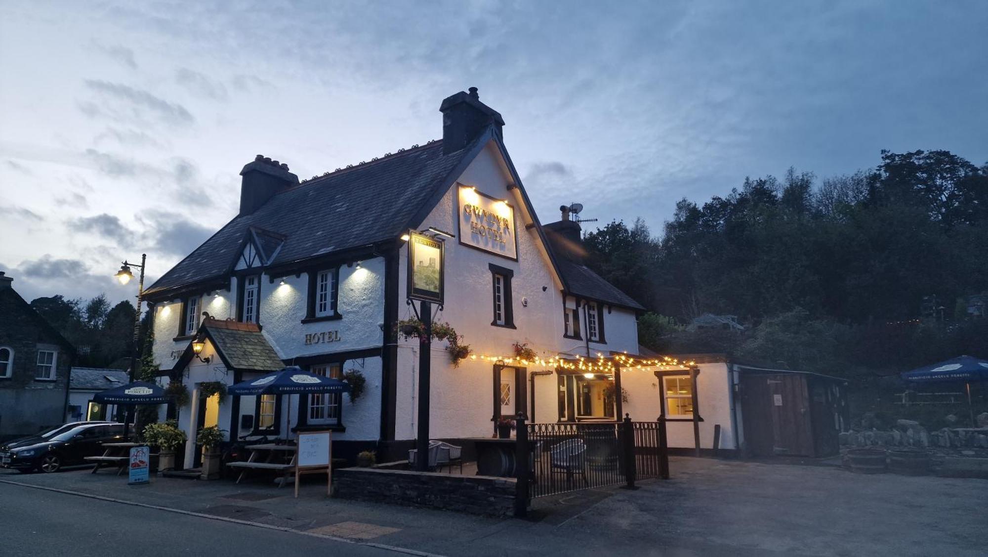 Y Gwydyr Hotel - Dolwyddelan Zewnętrze zdjęcie